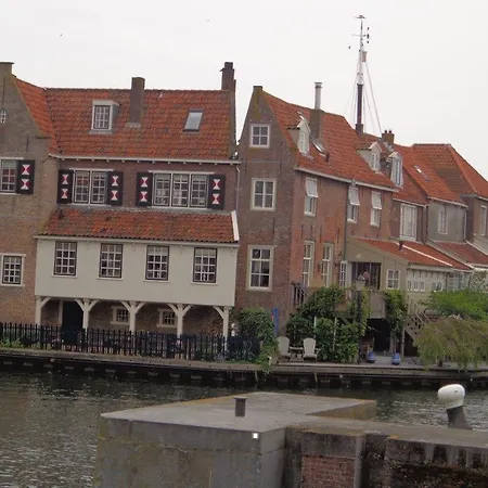 Van Puffelen Hotel
